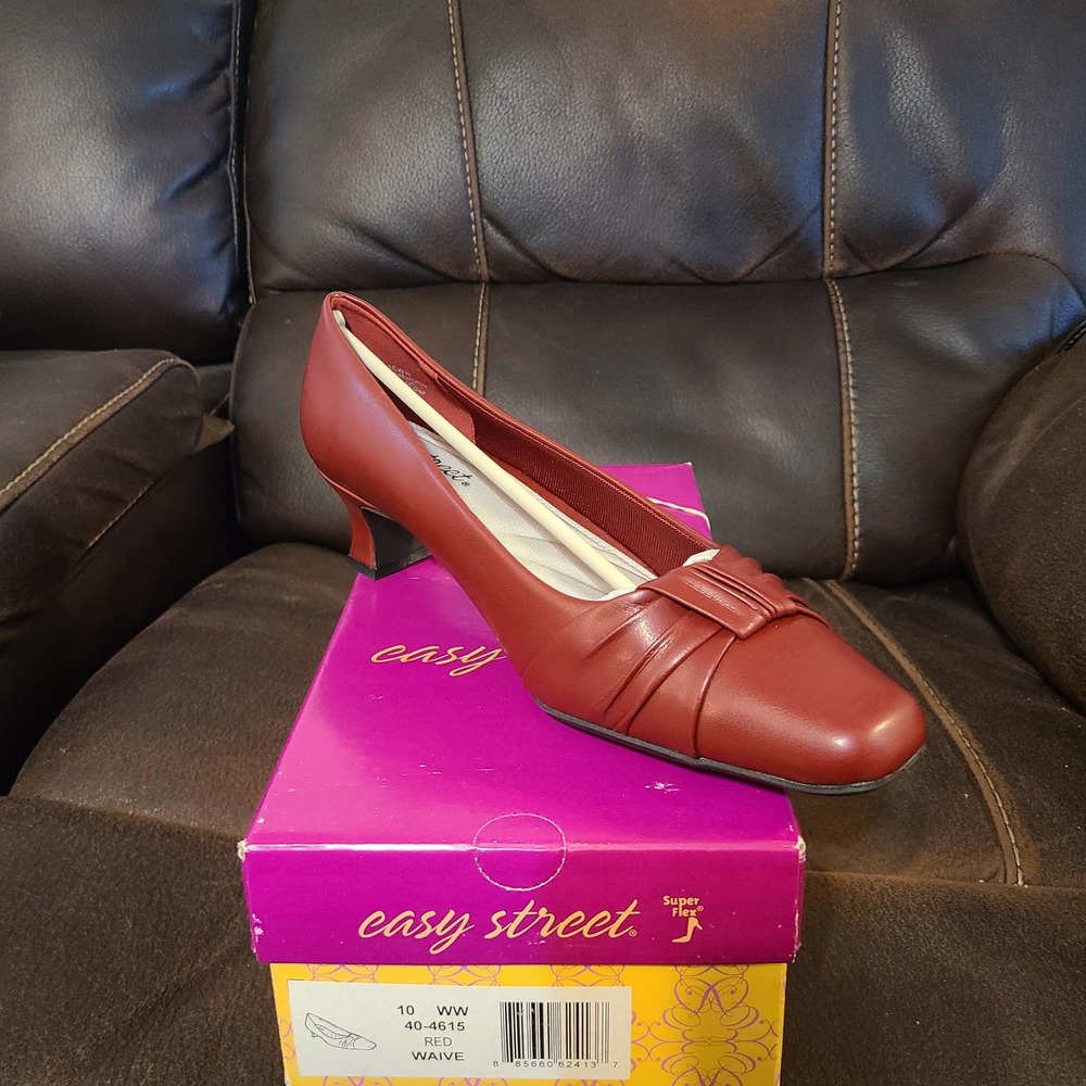 Easy Street Womens Waive Square Toe Kitten Pumps - Red - Size 10 2E